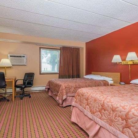 Super 8 By Wyndham Brooklyn Center/Mpls Hotel Exterior photo