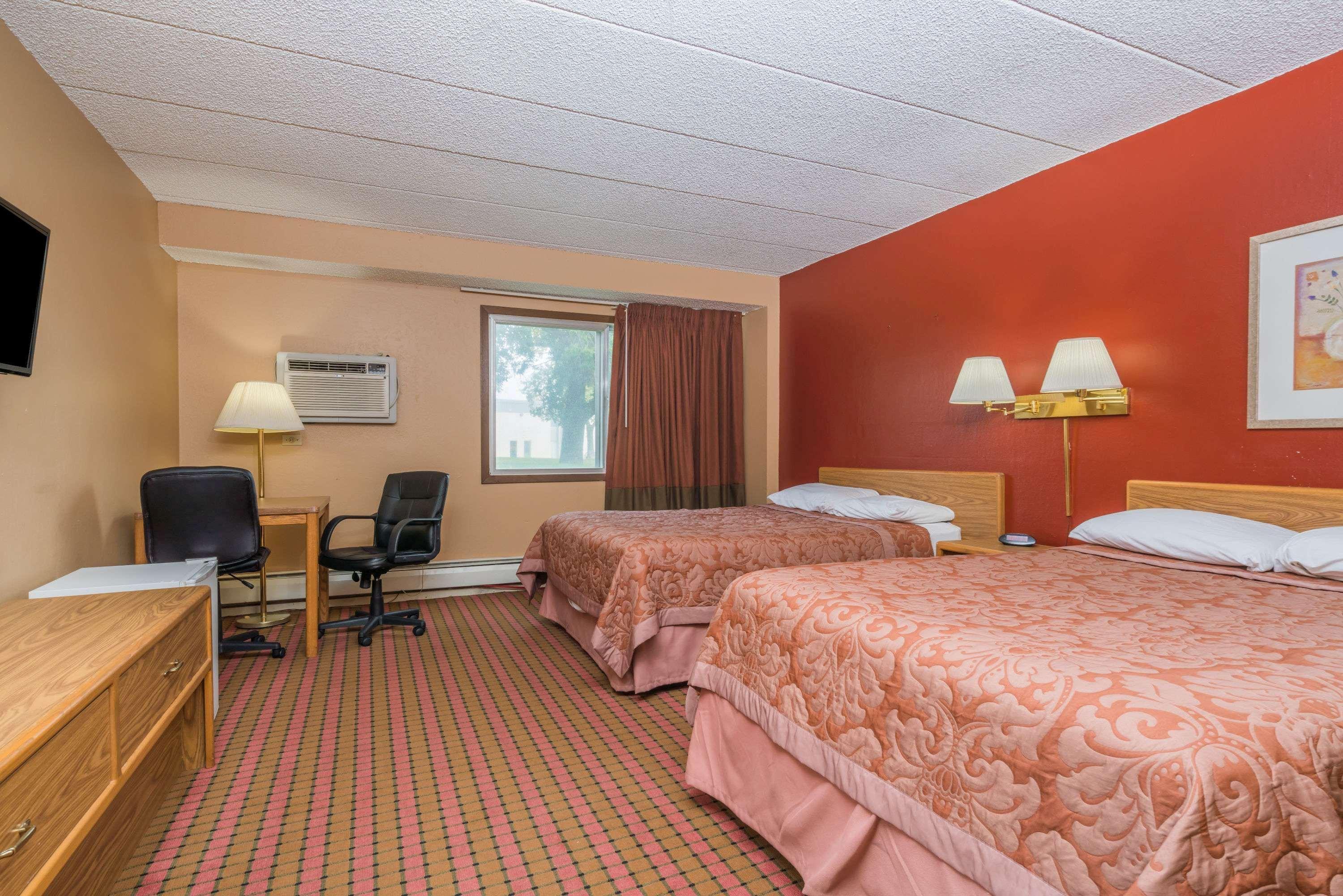 Super 8 By Wyndham Brooklyn Center/Mpls Hotel Exterior photo