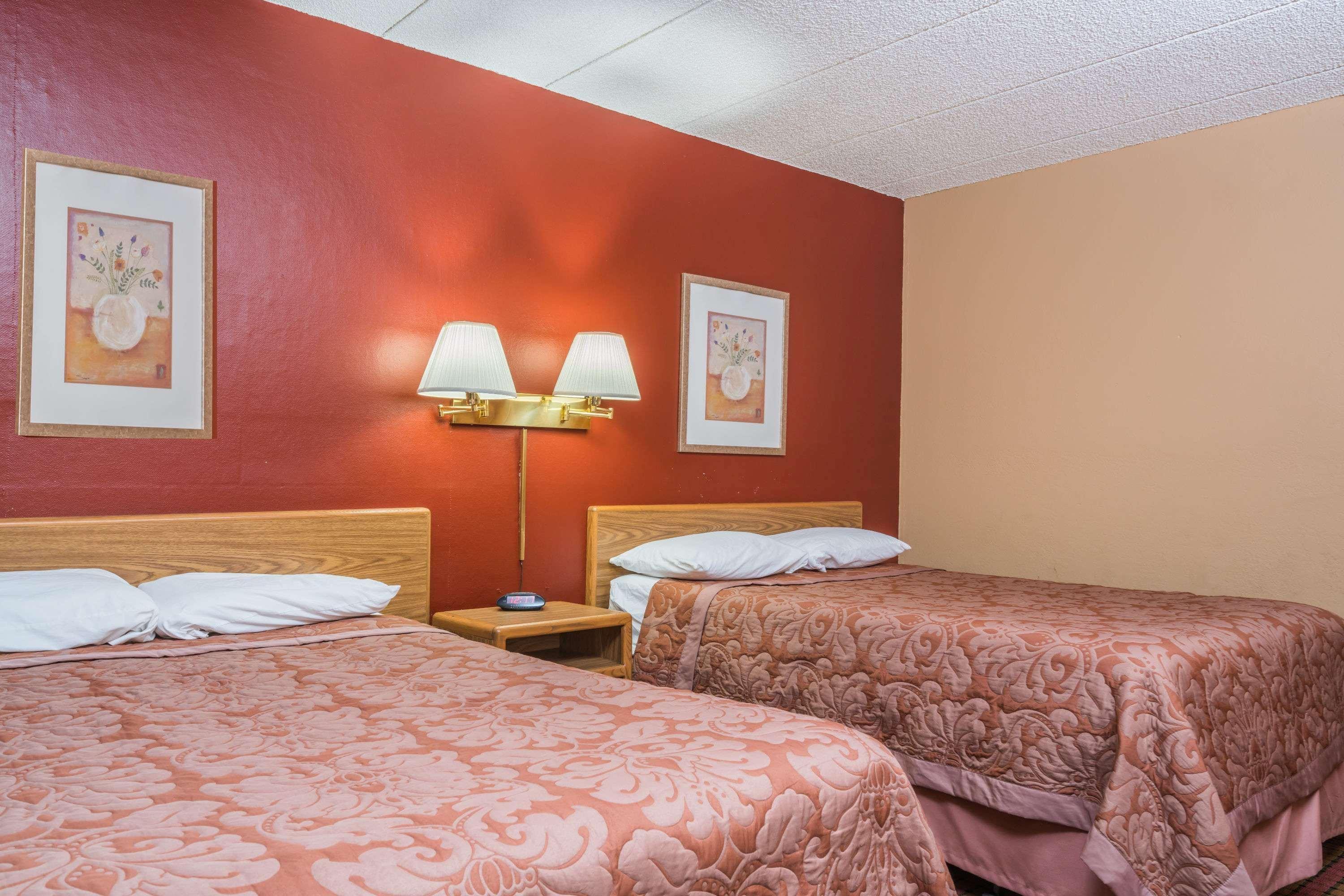 Super 8 By Wyndham Brooklyn Center/Mpls Hotel Exterior photo