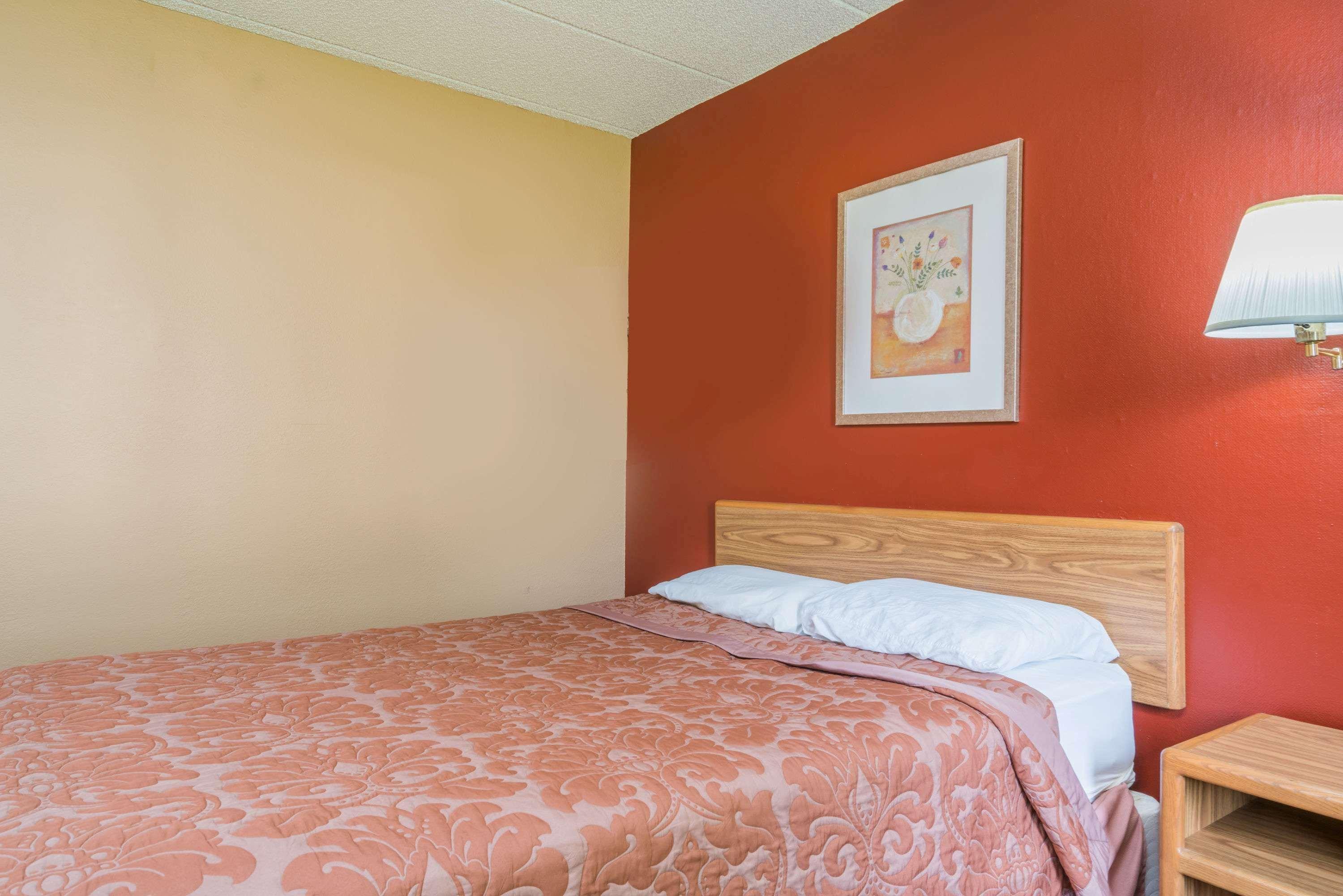 Super 8 By Wyndham Brooklyn Center/Mpls Hotel Exterior photo